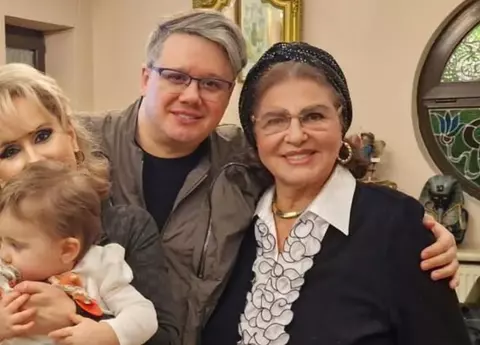 Pentru ce îi e Fuego recunoscător Irinei Loghin: „Am reușit să fim mai mult decât colegi, povățuindu-mă mereu cu sfaturile sale despre cum să faci această profesie dură”. Artista a împlinit 85 de ani / EXCLUSIV