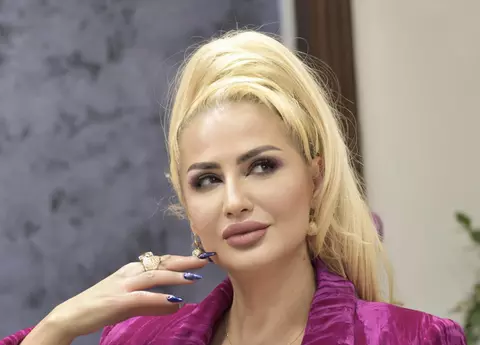 Julia Chelaru vrea nuntă pe plajă. Ce nu i-a plăcut atunci când s-a căsătorit cu Bogdan Jianu: „Aș vrea mult mai relaxată treaba, cu toate genurile de muzică, să facem nebunie și..."