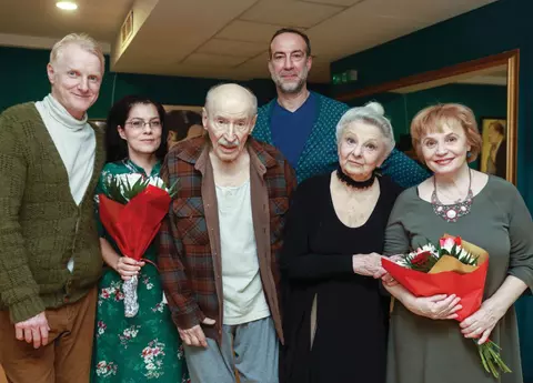  „Regele nu moare” - album foto dedicat actorilor Victor Rebengiuc și Mariana Mihuț. Volumul conține peste 300 de fotografii memorabile