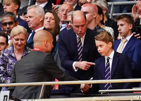Moment viral cu Prințul George. Fiul Prințesei de Wales și-a eclipsat tatăl la un meci de fotbal, pe Wembley