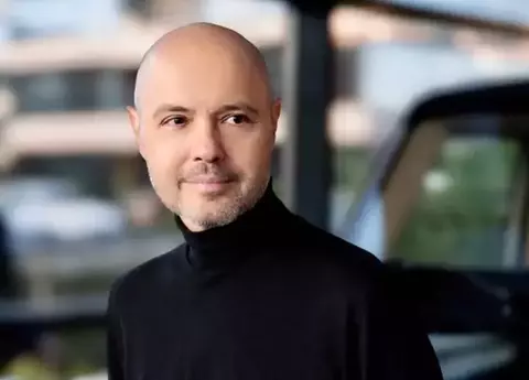 Mihai Mitoșeru, mesaj tulburător la 8 ani de la moartea tatălui său: "Vă rog pe toți cei norocoși să deschideți telefonul și să apăsați acum acolo unde scrie Tata!" / Deși l-a părăsit când era mic, i-a fost alături părintelui său în ultima parte a vieții
