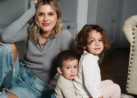 Emily Burghelea a fost dată afară din apartamentul închiriat în care locuia cu soțul și cei doi copii: „Investisem foarte mult. Ce era să facem? Proprietarul nu a fost de acord..."