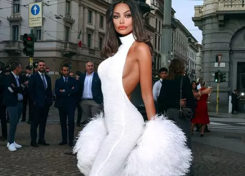 Mădălina Ghenea, superbă într-o ținută albă la o gală de prestigiu din Milano: "Lucrez non-stop"