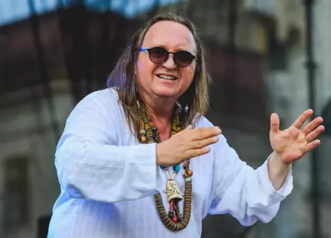 Cum l-a întâlnit Mike Godoroja pe marele Ray Charles și cum l-a adus la Cerbul de Aur: „A fost o poveste de… o misiune imposibilă"