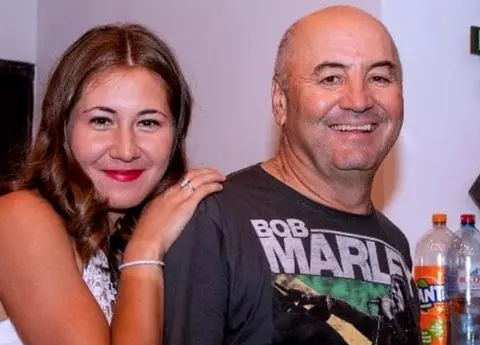 Cine este Adrian Fetecău, liderul grupului Vouă. A renunțat la cariera de inginer pentru jurnalism și are o fiică care face tenis de performanță