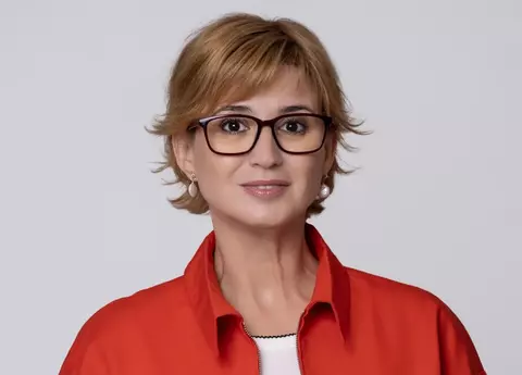 Cine este Sanda Nicola. Are 46 de ani, o fiică de 7 ani și a învins cancerul