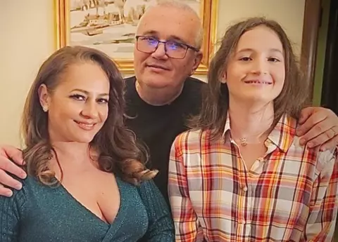 De ce Carmen Trandafir nu s-a mutat din primul moment cu actualul ei soț, Emil Grădinescu: „Azi luam o bluză, a doua zi mai luam o fustiță, să nu simtă...”
