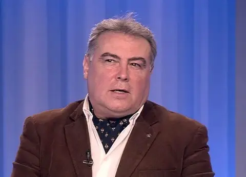 Cine este Adrian Cioroianu. A fost căsătorit de două ori și are un fiu