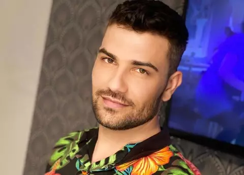 Cine este Karym, cântărețul din partidul POT. Mircea Cioclei e căsătorit cu o prințesă din Africa și a colaborat cu mai multe vedete din România