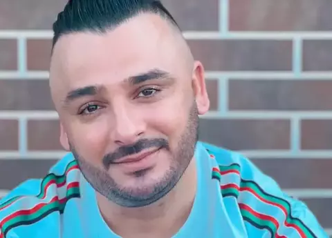 Liviu Guță s-a întors în țară, după doi ani în care nu a știut nimeni nimic de el. Prima imagine cu artistul, de pe aeroport