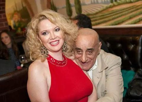 Oana Lis a povestit cum l-a prins pe Viorel cu altă femeie, pe care o și cunoștea: „N-am făcut scandal, mi-era rușine. M-a luat plânsul și am plecat. Am văzut..."