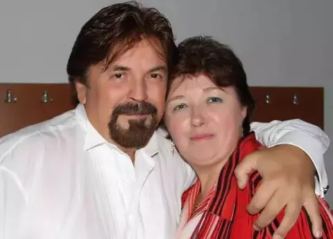Cine este Daniela Teodora, soția lui Adrian Daminescu. E cu 15 ani mai tânără decât artistul și are un fiu
