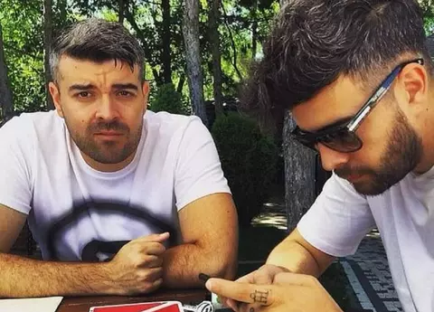 Fratele lui Speak a fost bătut cu pumnii și picioarele, în București, pentru un loc de parcare. Mircea Sprianu a sunat la 112, iar Poliția și Salvarea au venit imediat