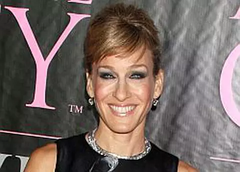 Vedete in haine create de Alexander McQueen