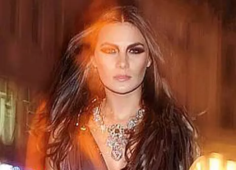 Laura Belecciu - aproape incendiar