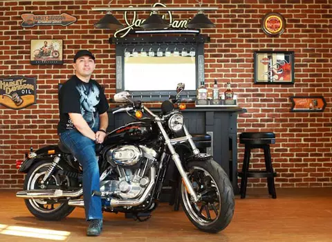 Jack Daniel’s a dat primele motociclete Harley Davidson