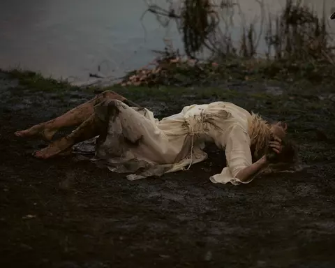 CONSUMED. Balerina Francesca Velicu, imaginea unei campanii despre mental health