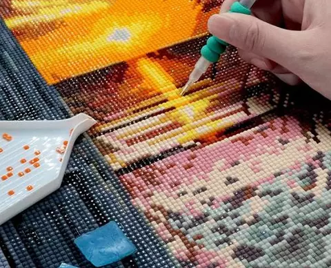 Un goblen cu diamante, cadoul absolut superb pentru aniversarea părinților!