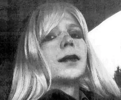 Presedintele Barack Obama a comutat pedeapsa lui Chelsea Manning
