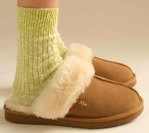 Papuci de casă care îți dau vibe de weekend… în fiecare seară