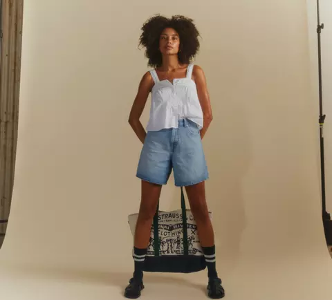 Articolele esențiale de vară Levi’s devin mai sofisticate cu materiale mai ușoare