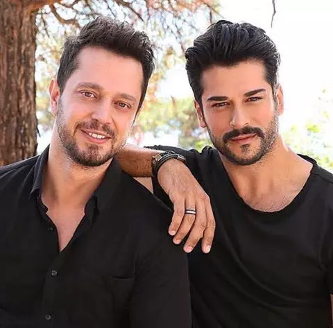 Aţi văzut pozele de la filmările noii pelicule a lui Burak Özçivit (2)