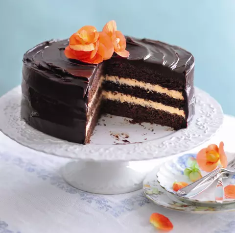 Tort de ciocolată şi cremă cu portocale