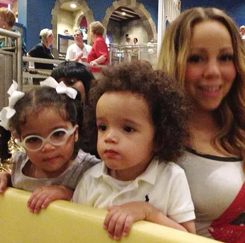 Mariah Carey, la Disneyland cu gemenii 