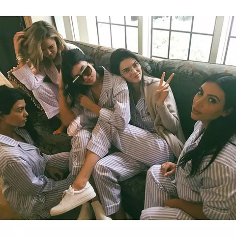 Kim Kardashian, petrecere in pijamale!