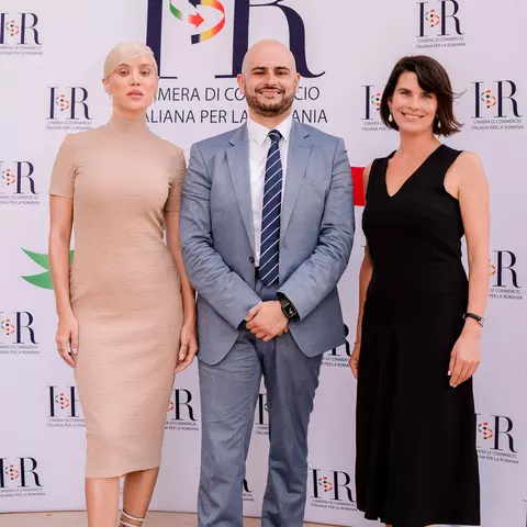 Viitorul Modei: Tehnologia și Marketingul Digital