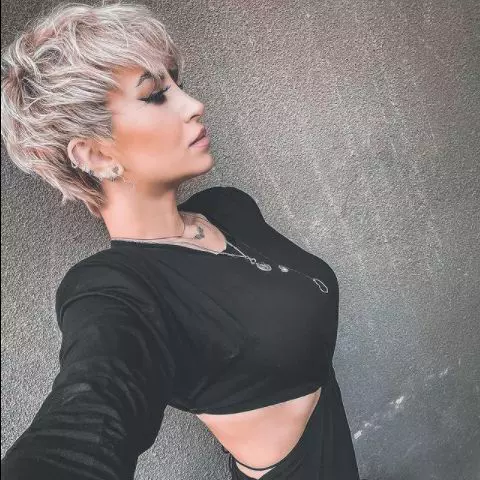 cate-kilograme-are-giulia-anghelescu