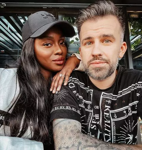 Naomi si Florin