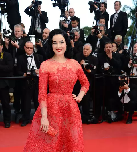 [FOTO] Rochii spectaculoase la Cannes pe covorul roşu