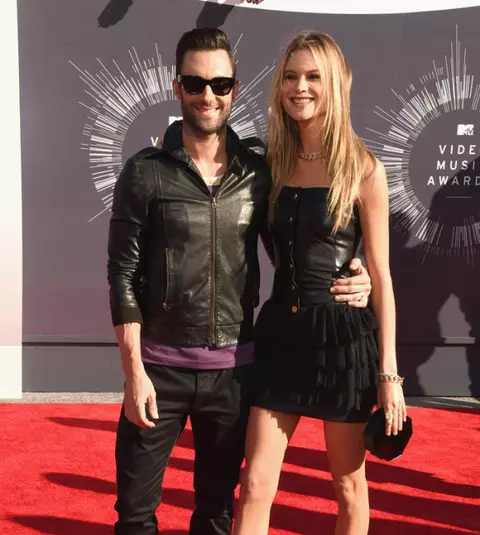 Cupluri pe covorul roşu la MTV Video Music Awards 2014