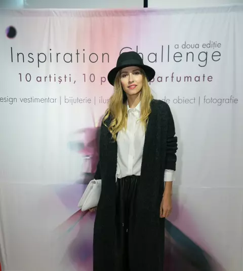 Vernisajul AVON Inspiration Challenge: 10 artiști, 10 povești parfumate