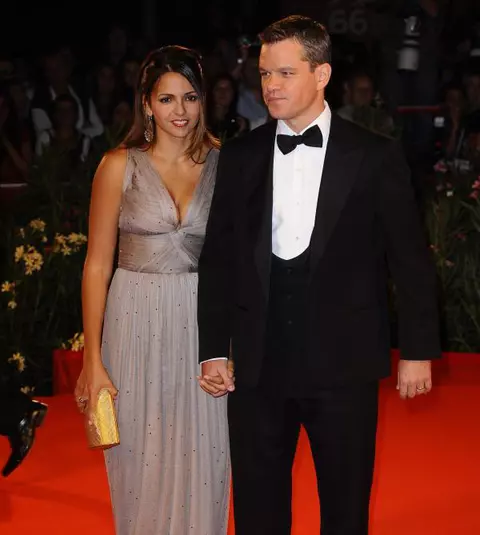 Vedete care s-au căsătorit cu fanii lor