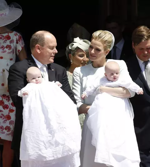 Prinţul Albert al II-lea de Monaco şi Prinţesa Charlene şi-au botezat copiii