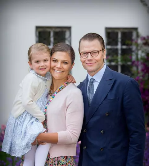 Prinţesa Victoria a Suediei – Şedinţă foto la împlinirea a 38 de ani