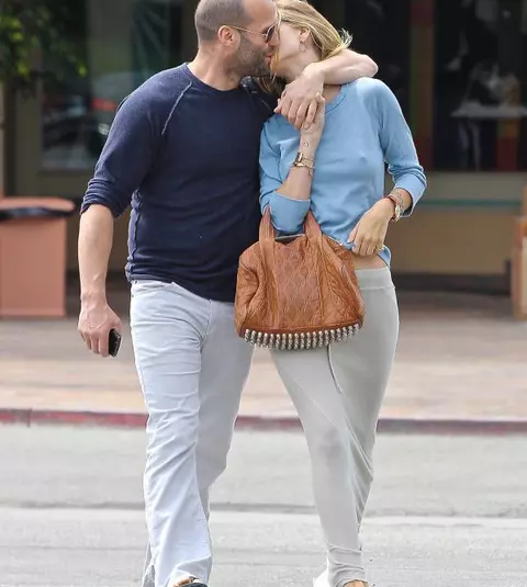 Rosie Huntington-Whiteley şi Jason Statham - Săruturi în plină stradă
