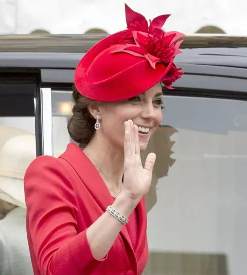 Ducesa de Cambridge – Lady in red