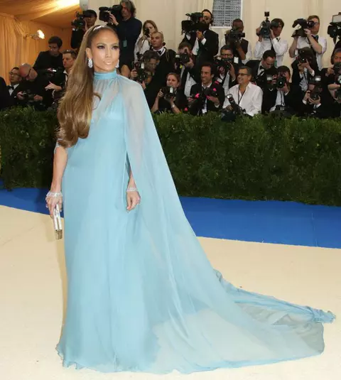 MET Gala 2017 – Top 10 vedete bine îmbrăcate