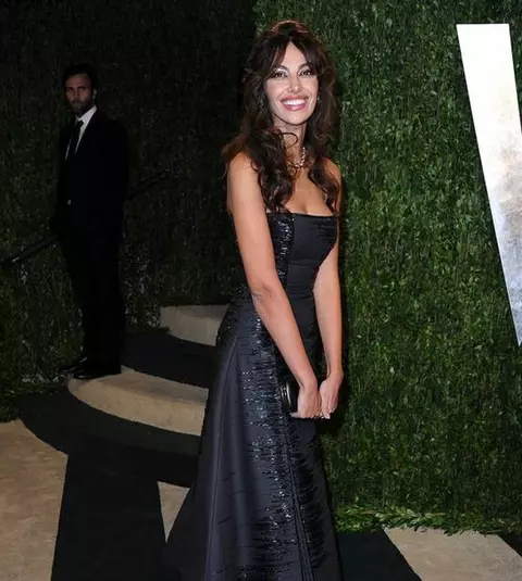 Astăzi se împlinesc 20 de ani de când Gianni Versace a fost asasinat. Iată cele mai frumoase rochii Versace purtate de vedete!