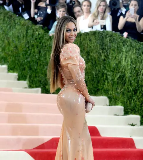 Top 10 vedete care au purtat Givenchy