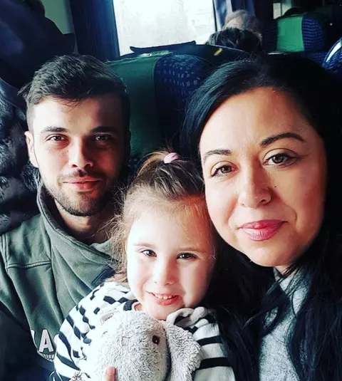 Oana Roman a ajuns cu fetița la spital. Vedeta este îngrijorată pentru Isabela: ”Sperăm că totul o să fie bine”