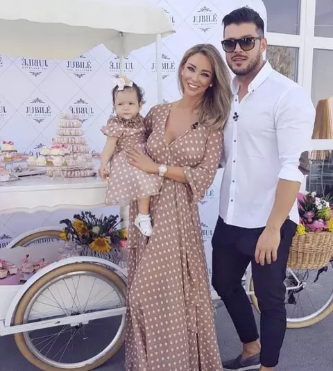 Fetița Biancăi Drăgușanu și a lui Victor Slav stă la Deva, alături de bunica sa. Ce se va întâmpla cu Sofia când va împlini 3 ani