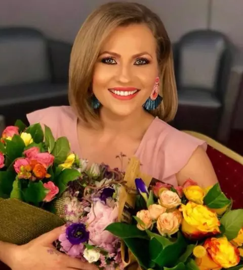 Mirela Vaida și-a scos băiețelul la plimbare. Tudor Ștefan are doar o săptămână de când a venit pe lume: ”Și ce dacă plouă?”