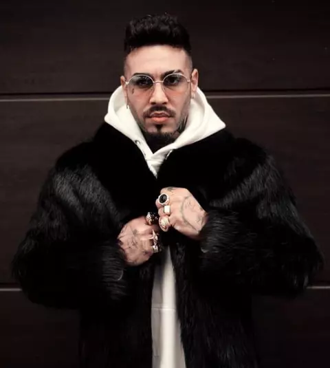 Alex Velea s-a vopsit blond. Schimbarea de look care a stârnit controverse