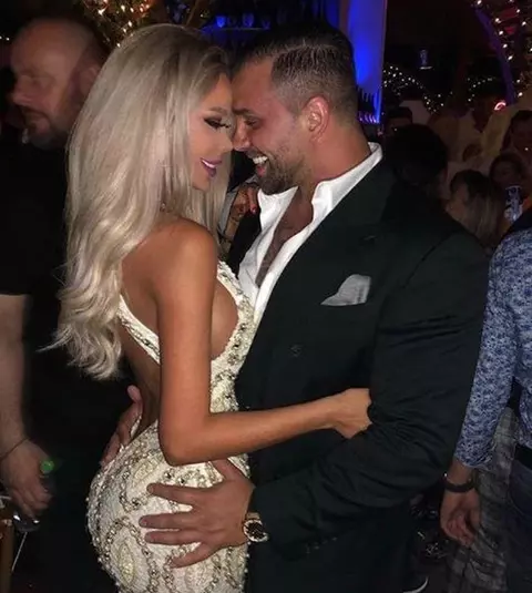Alex Bodi a cerut-o în căsătorie pe Bianca Drăgușanu. Cum arată inelul pe care i l-a pus pe deget