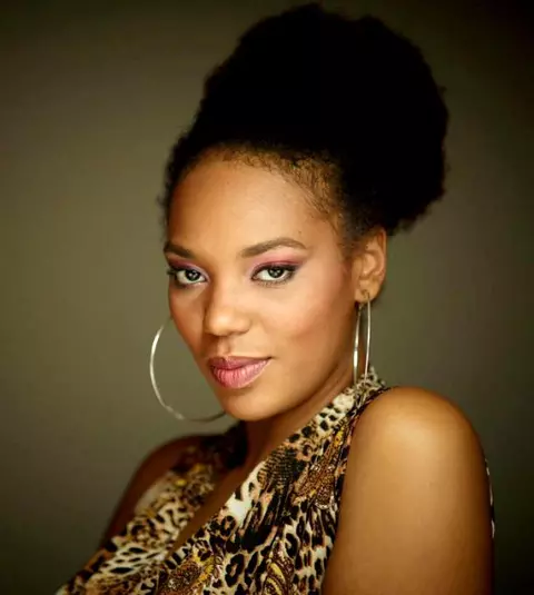 O mai ții minte pe Julie Mayaya, câștigătoarea celui de-al doilea sezon "Vocea României"? Ce face și cum arată acum, după 7 ani!