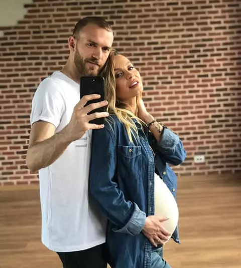 Flavia Mihășan a născut primul copil. Prima imagine cu băiețelul ei și al lui Marius Moldovan